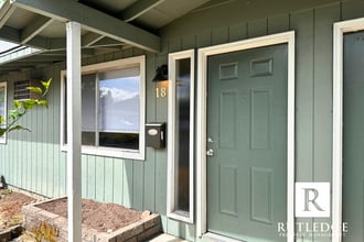 Building Photo - 2250 Crater Lake Ave