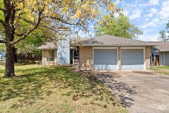 Building Photo - 2808 Nordham Dr