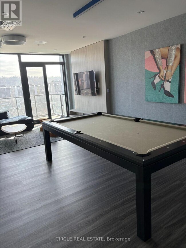 Photo du bâtiment - 75 James St S