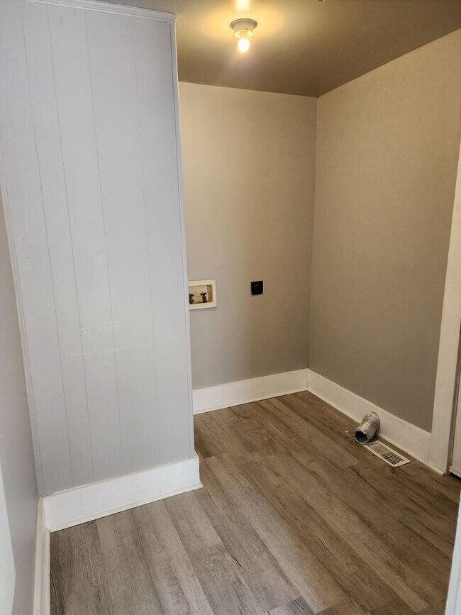 Foto del edificio - 806 N 5th Ave