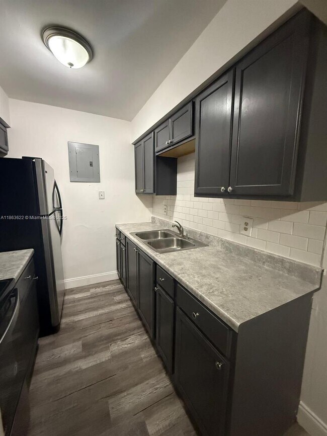 Building Photo - 4121 NW 30th Terrace