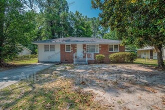 Building Photo - 109 Vanderbilt Cir