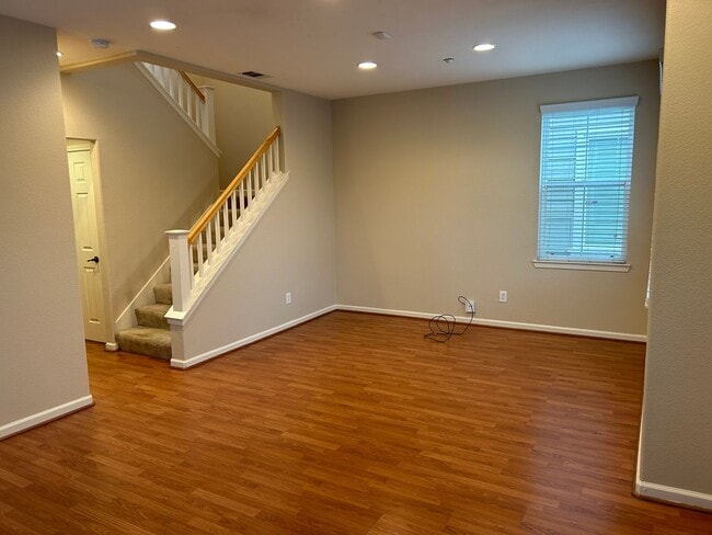 Building Photo - COMING SOON! Great Brentwood location! 4 bedroom, 2.5 baths!