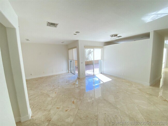 Foto del edificio - 5830 NW 119th Dr