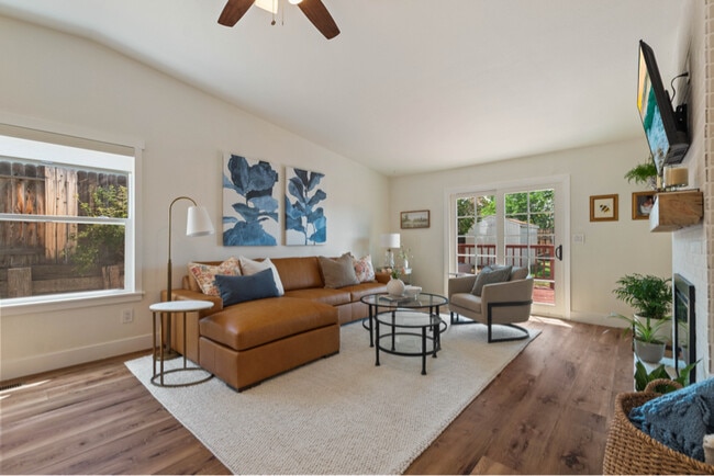 Building Photo - 8665 Strutter Way