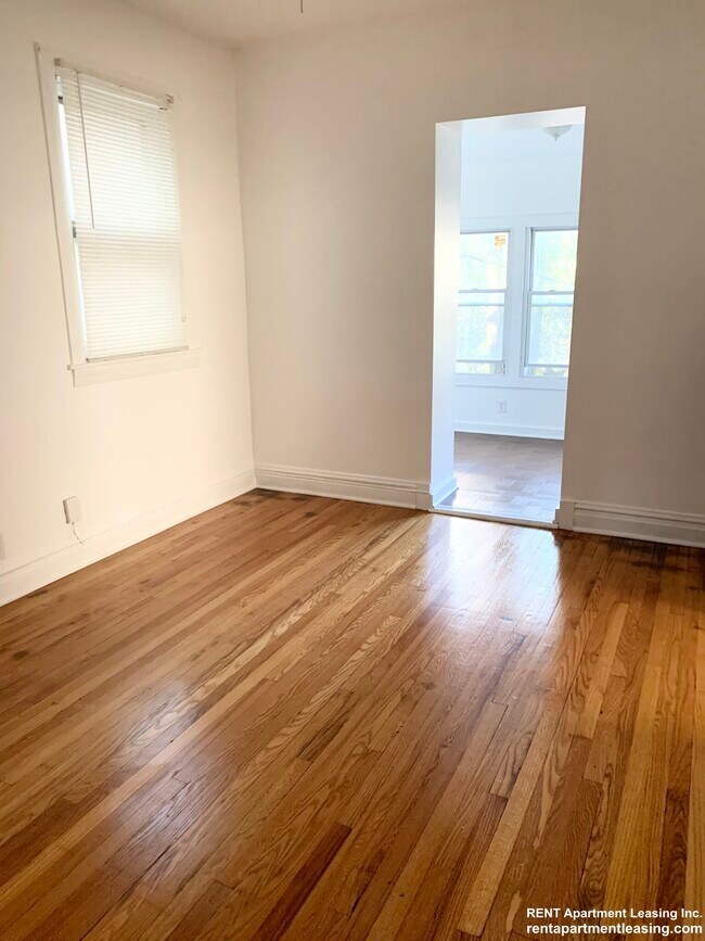 Foto del edificio - 4906 N Monticello Ave