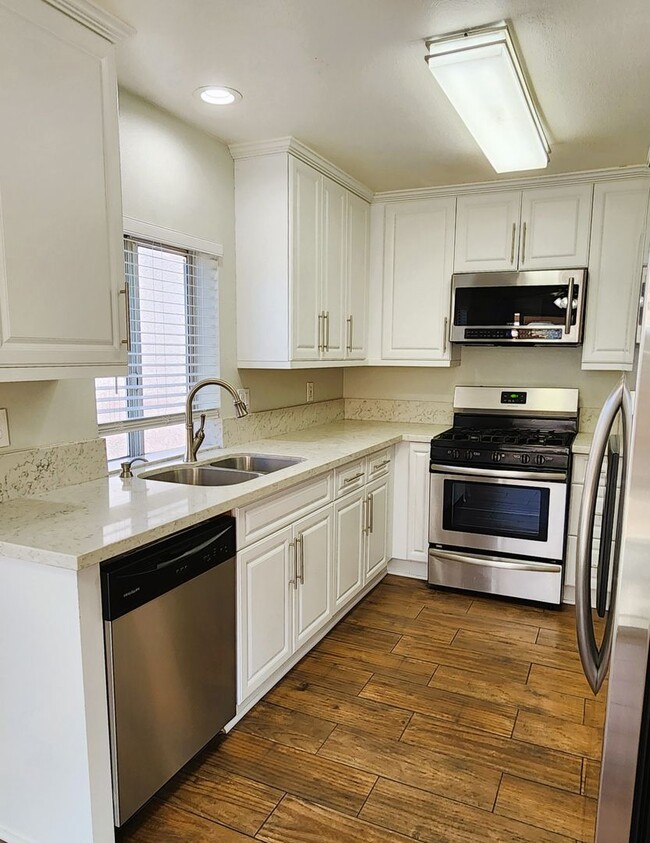 Foto del edificio - Updated Hemet Home, 2Bd, 2Ba, Bonus Room