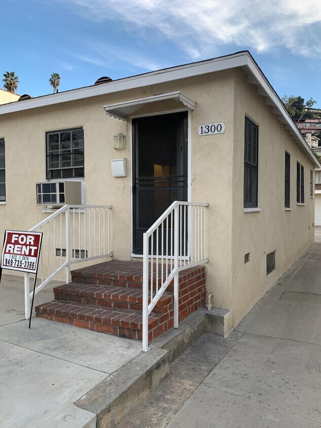 Primary Photo - 1300 E Acacia Ave