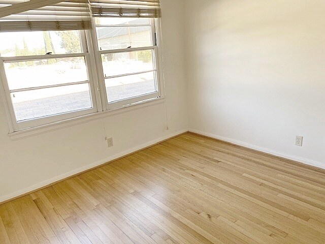 Building Photo - 1422 Maple St