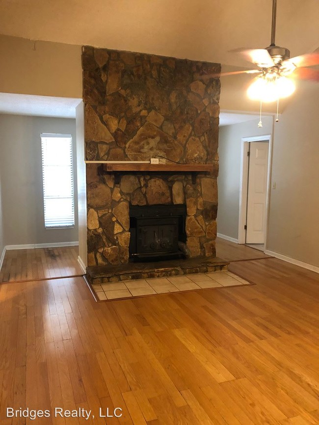 Building Photo - 3 br, 2 bath House - 343 Edisto Drive