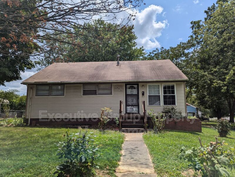 Foto principal - 403 Lee Rd