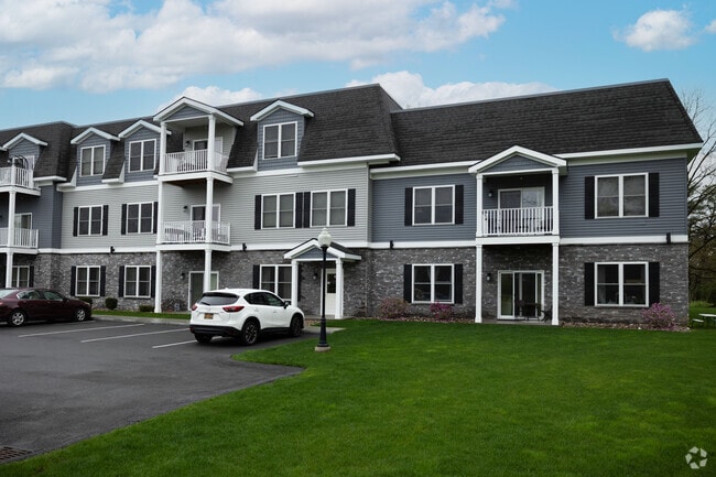 Building Photo - Bluebird Trace