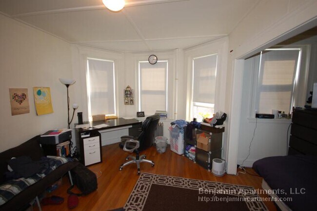 Building Photo - 1179 Boylston St
