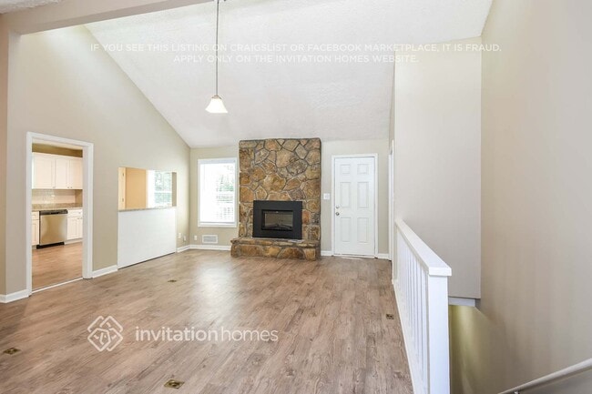 Building Photo - 2965 Creek Park Dr