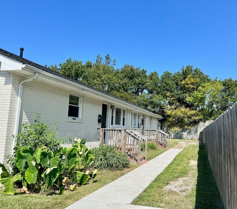Primary Photo - 978 Widgeon Rd