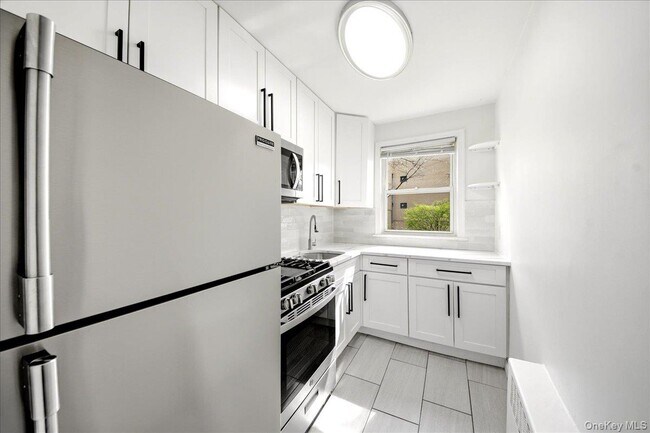 Foto del edificio - 12 Wainwright Ave