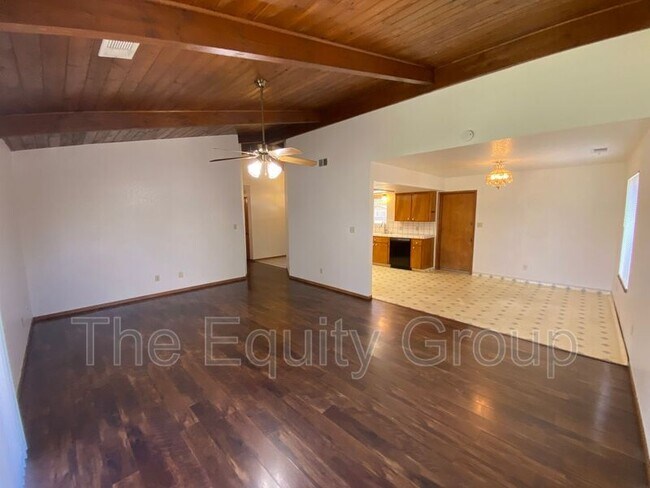 Building Photo - 1756 E Eastgate Ave