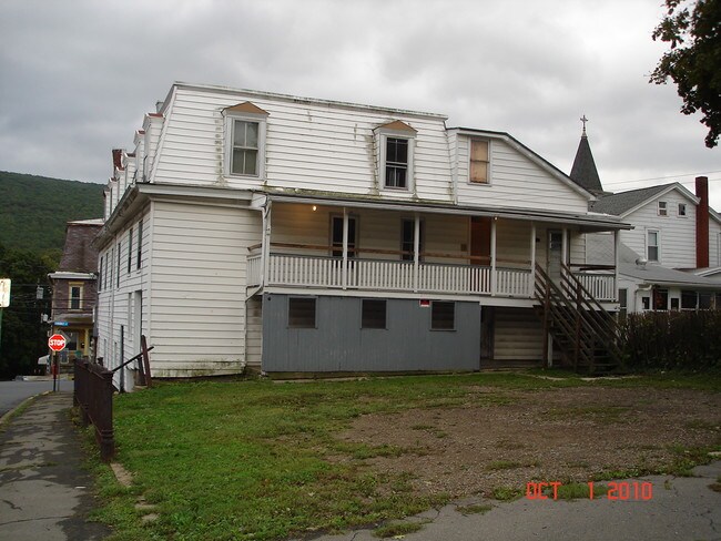 Building Photo - 143 Market St