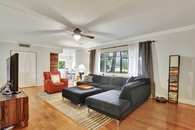 Foto del edificio - 2800 NE 28th St
