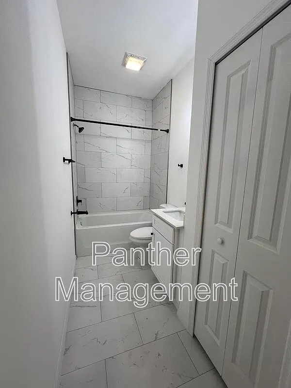 Foto del edificio - 1158 Melville Rd
