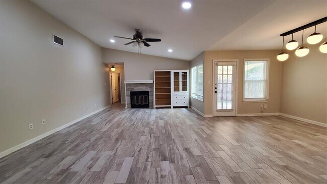 Building Photo - 13015 Garfield Ln