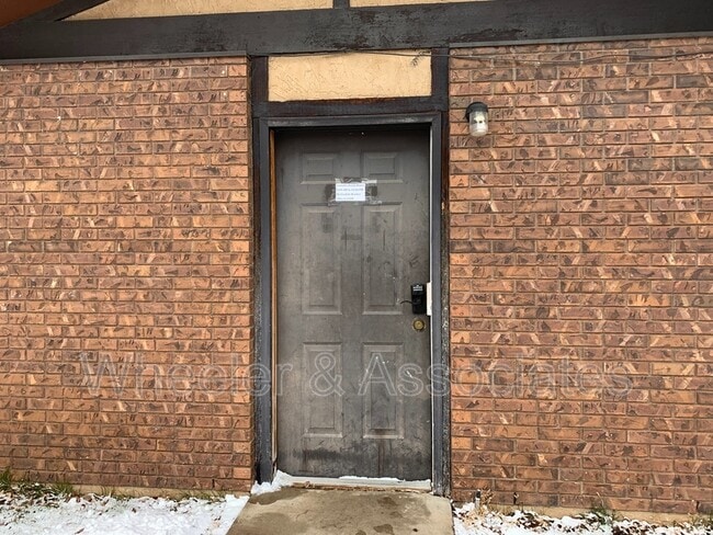 Building Photo - 2650 Jefferson Ave