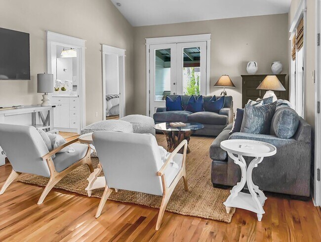 Foto del edificio - 50% off first months rent.  Open 3 bedroom...