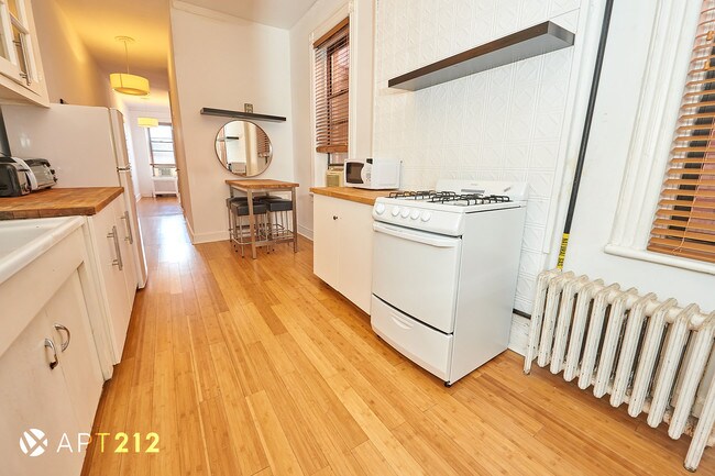 Building Photo - 251 Elizabeth St