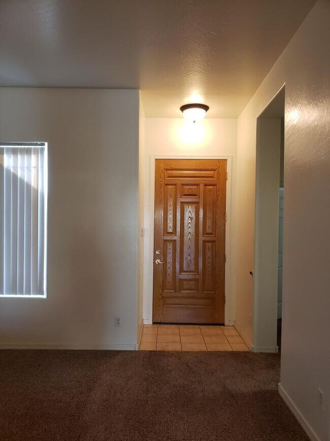 Foto del edificio - 760 E Indian Wells Pl