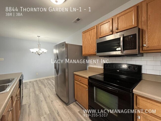 Building Photo - Looking for a Modern Townhome with Car Gar...