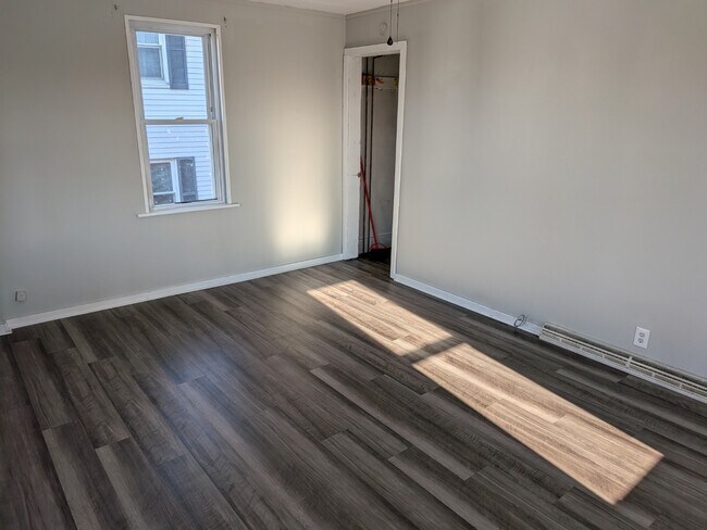 Foto del edificio - 3 Bedroom 1.5 Bathroom with garage