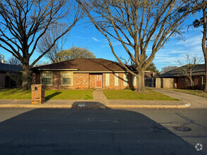 Building Photo - 2722 Margaret Dr