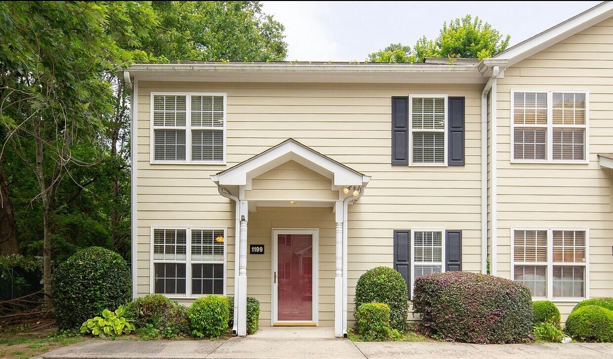 1199 Riverside Ter, Gainesville, GA 30501 Townhome Rentals in