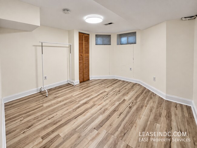 Foto del edificio - 172 Bryant St NW