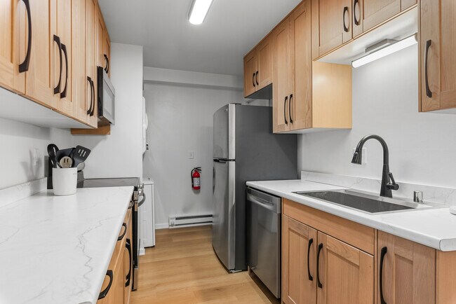 Foto del edificio - 1933 S 124th St