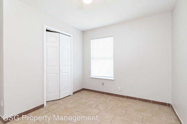 Foto del edificio - 3 br, 2 bath House - 217 Elmo Ave.