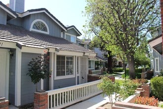 Building Photo - 2600 Brookside Dr