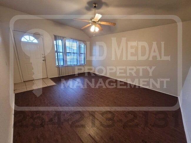 Building Photo - 2808 Lucille Dr