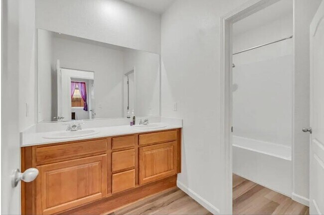 Foto del edificio - 2309 Redhaven St