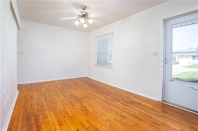 Building Photo - 4428 SE 40th St
