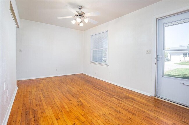 Foto del edificio - 4428 SE 40th St