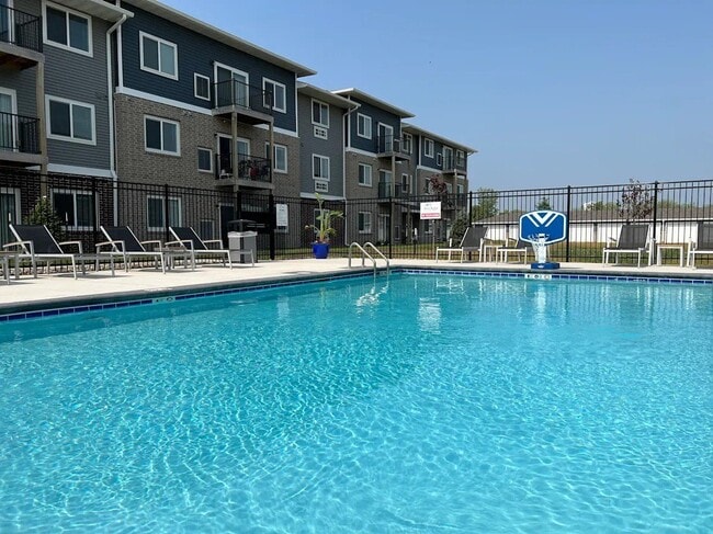 Building Photo - Blue Ridge Commons