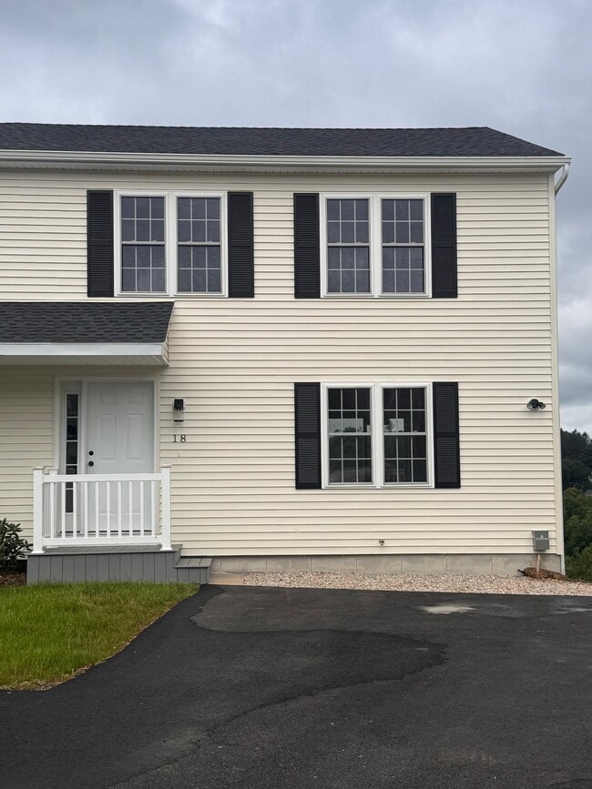 Building Photo - 18 Snowberry Cir
