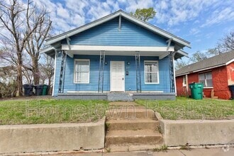 Building Photo - 2105 N Lottie Ave