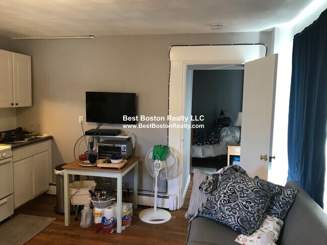 Foto del edificio - 639 Somerville Ave