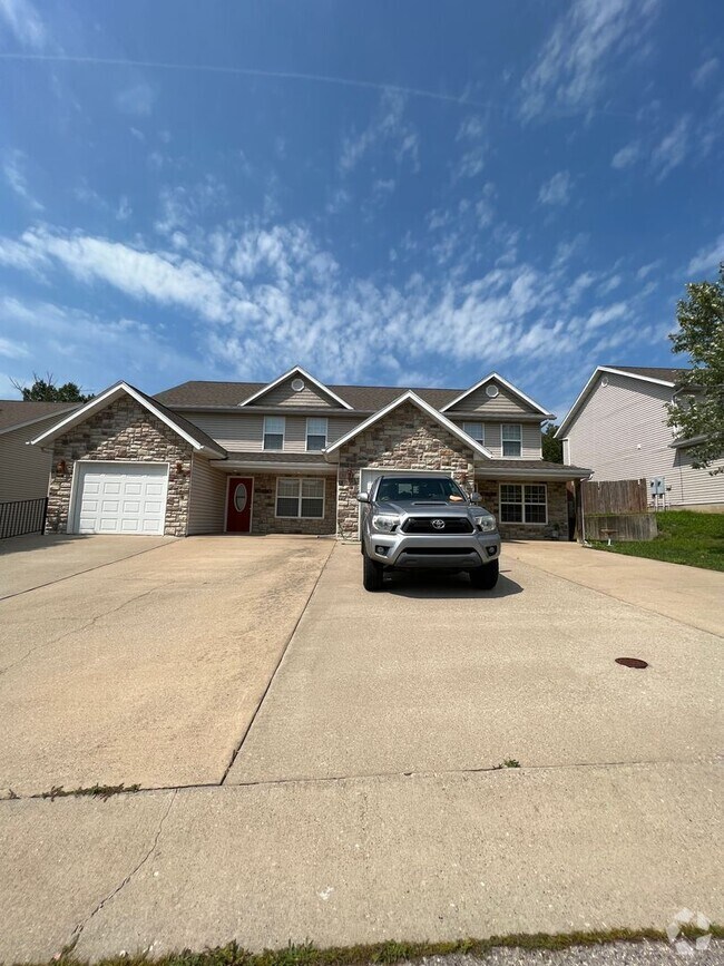 Building Photo - 16298 Holy Cross Ln