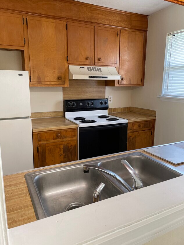 Primary Photo - 105 Canvasback Dr
