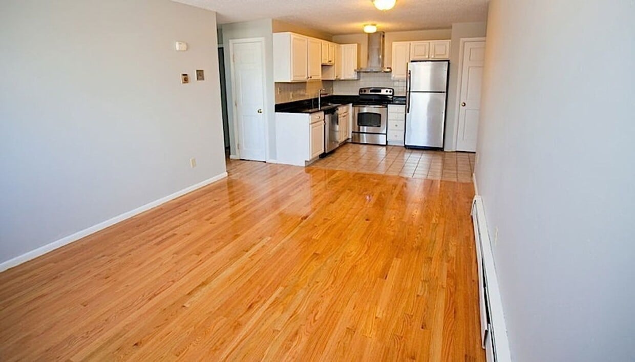 Foto principal - Somerville 2bed / 1bath Available December 2025 or Jan 2026 - Beautiful Unit