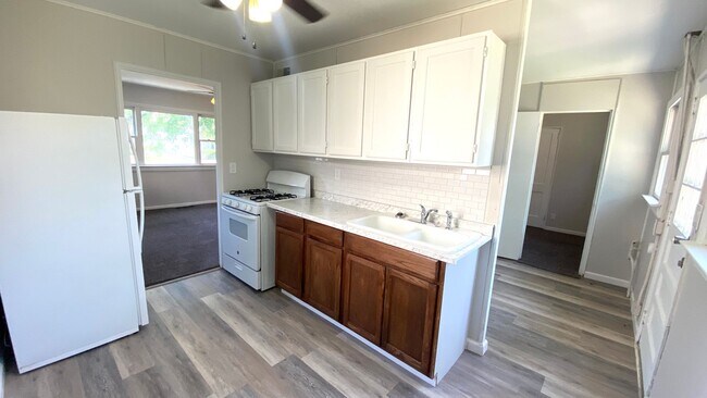 Foto del edificio - Beautiful 3 Bedroom, 1 Bath Home in Peoria!