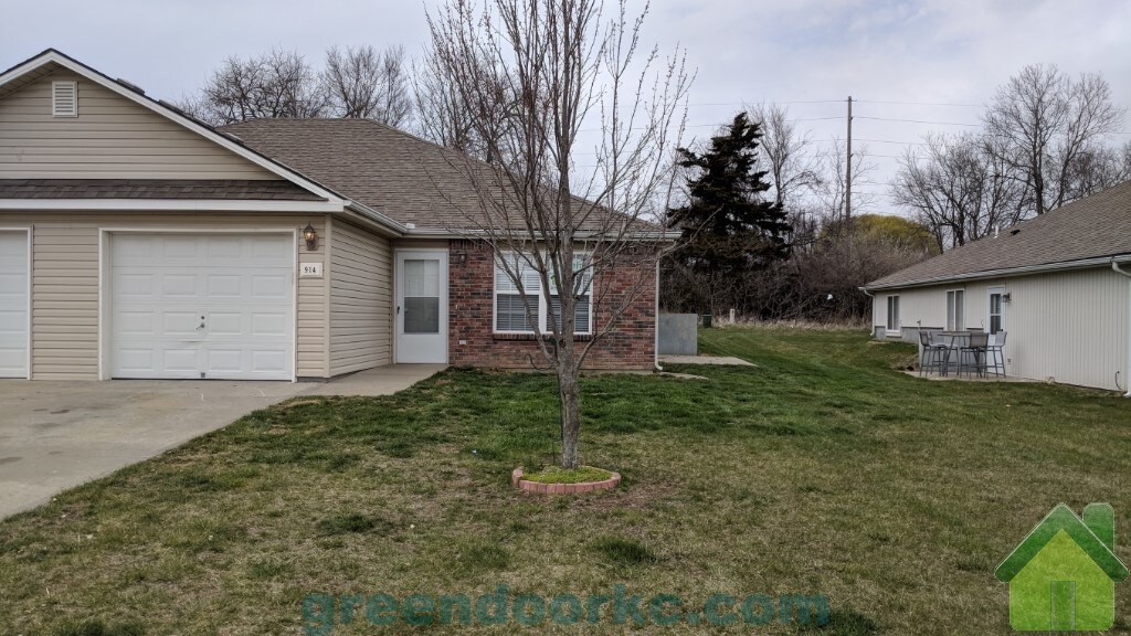 914 Fall Meadow Ln, Belton, MO 64012 Townhome Rentals in Belton MO